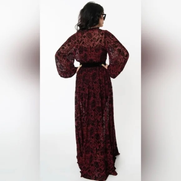 Unique Vintage Burgundy Black Velvet Gothic Robe - Picture 3 of 4